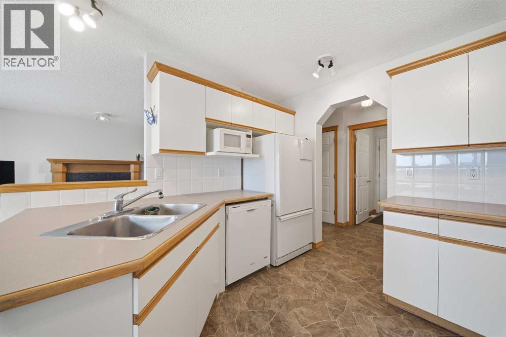 154 Hidden Hills Terrace Nw, Calgary, Alberta  T3A 6E3 - Photo 10 - A2297408