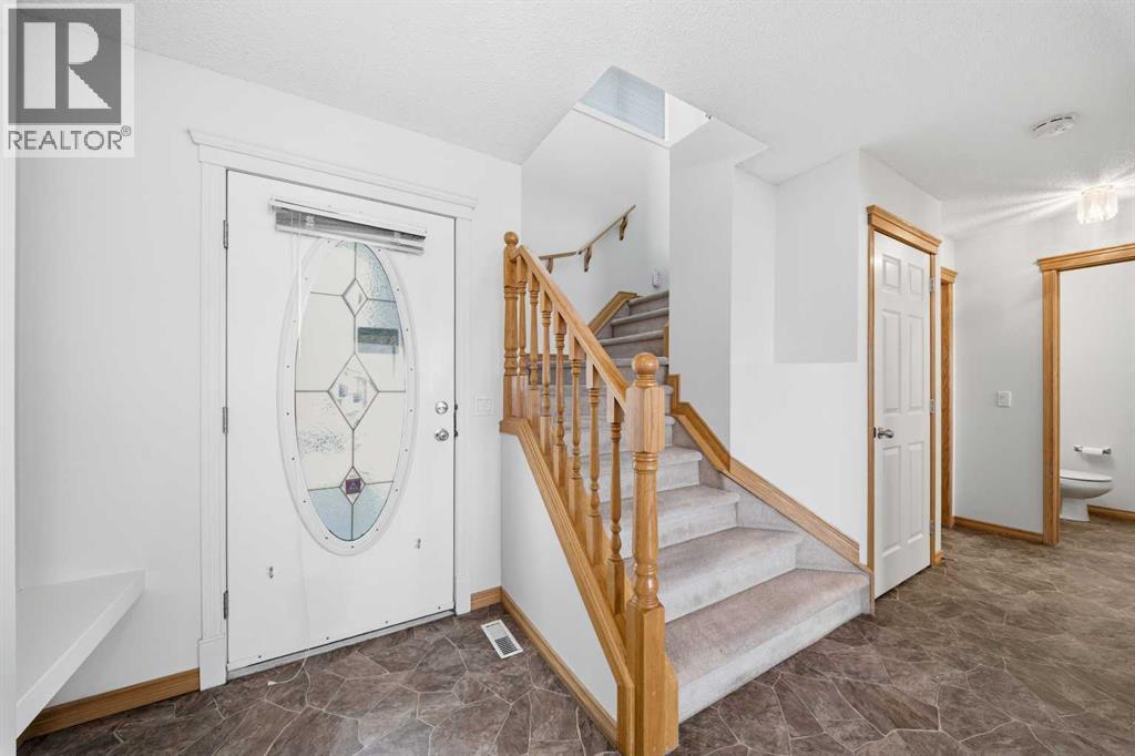 154 Hidden Hills Terrace Nw, Calgary, Alberta  T3A 6E3 - Photo 3 - A2297408