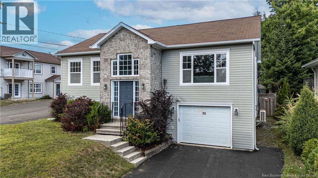 30 Brown Boulevard, Fredericton, New Brunswick  E3A 0E4 - Photo 2 - NB136020