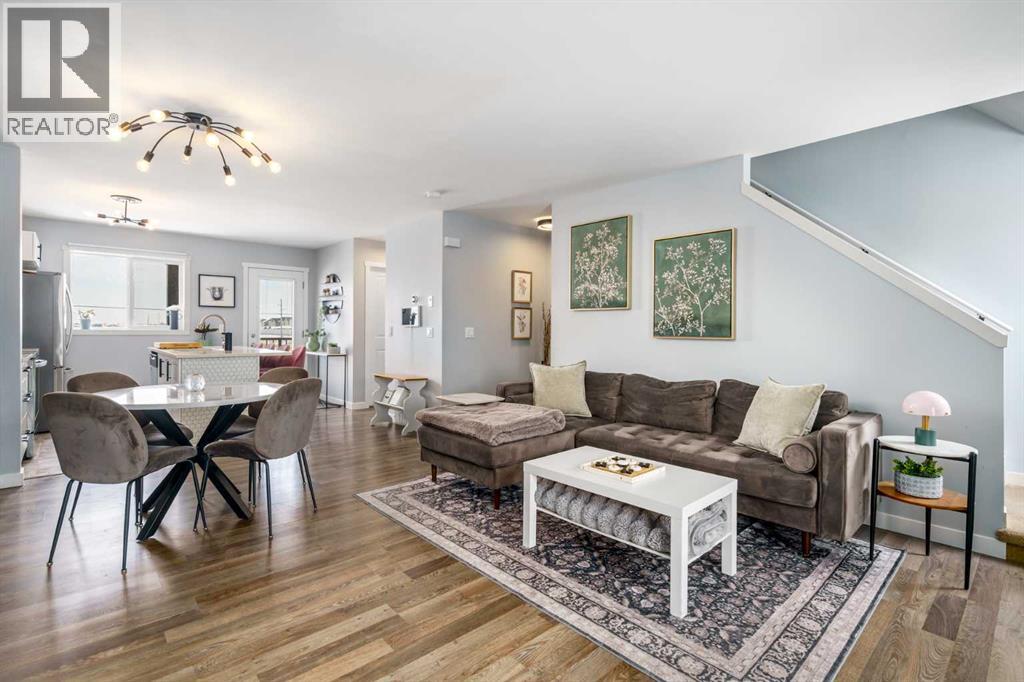 381 Copperpond Landing SE, Calgary, Alberta  T2Z 1G6 - Photo 12 - A2288788