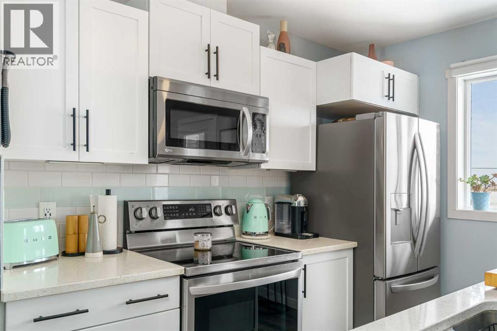 381 Copperpond Landing SE, Calgary, Alberta  T2Z 1G6 - Photo 8 - A2288788