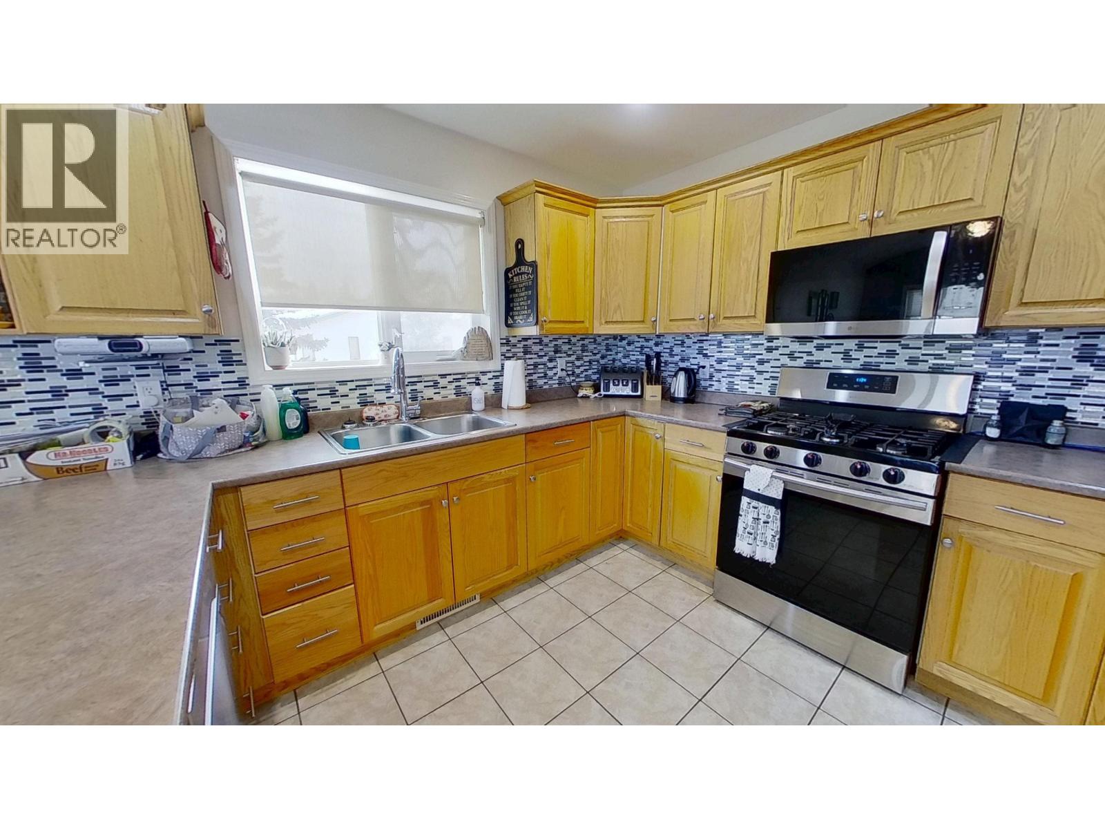 12851 Bens Road, Charlie Lake, British Columbia  V0C 1H0 - Photo 8 - R3104971