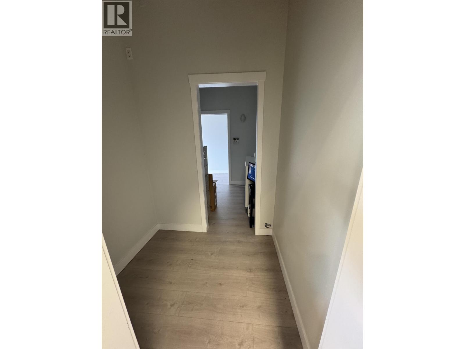 307 1194 Lansdowne Drive, Coquitlam, British Columbia  V3E 1J7 - Photo 6 - C8077444