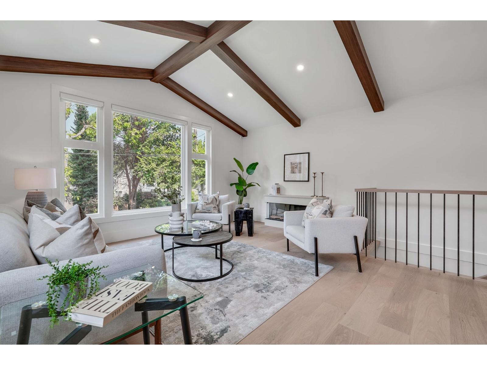 12660 14b Avenue, Surrey, British Columbia V4A 1J6 - Photo 4 - R3105057