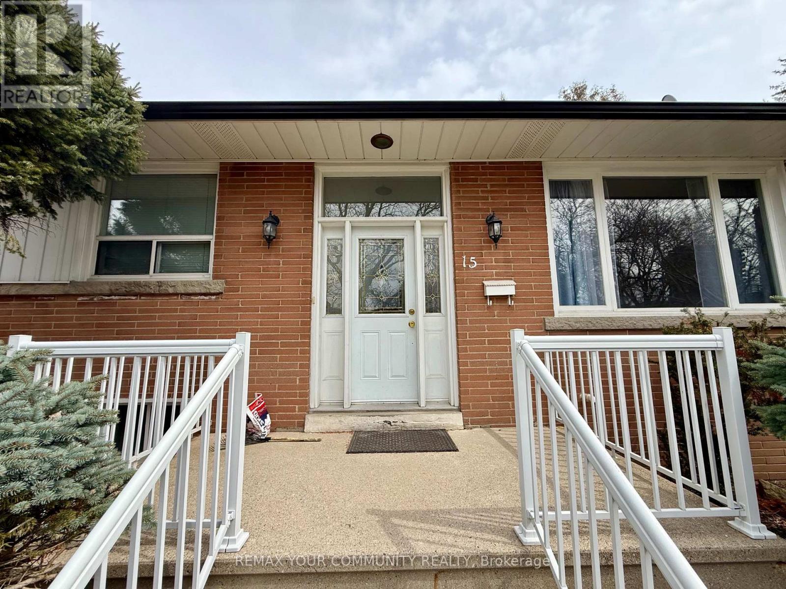 15 Ambrose Road, Toronto, Ontario  M2K 1S2 - Photo 4 - C12937316