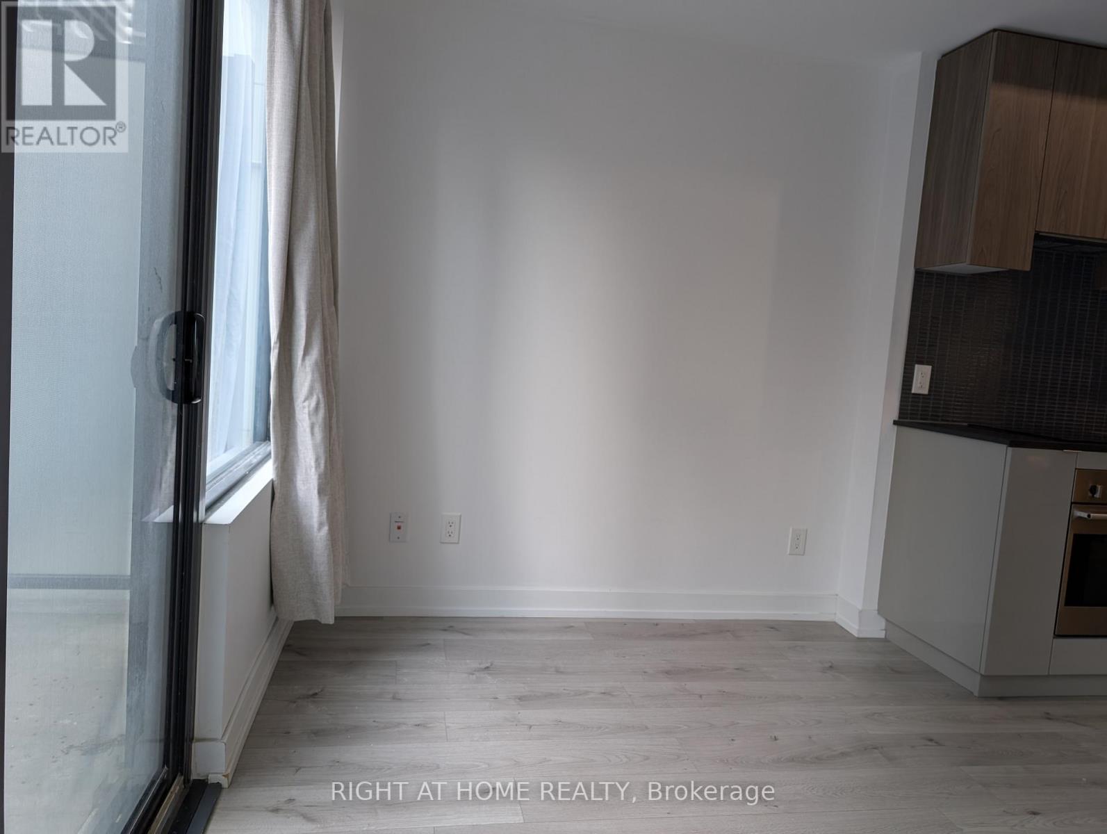 723 - 161 Roehampton Avenue, Toronto, Ontario  M4P 0C8 - Photo 4 - C12937368
