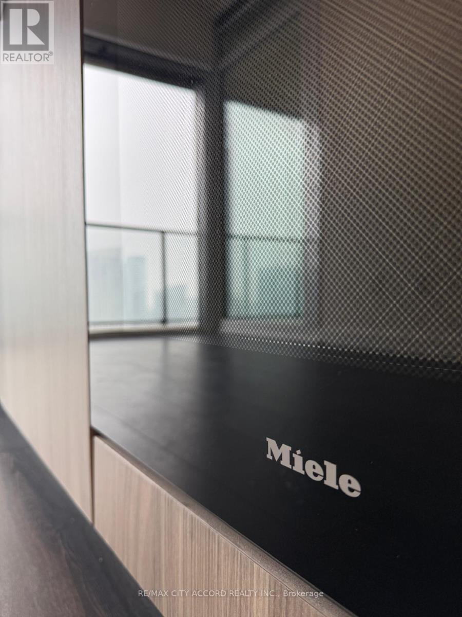 2501 - 3 Concord City Place Way, Toronto, Ontario  M5V 0X4 - Photo 2 - C12937370