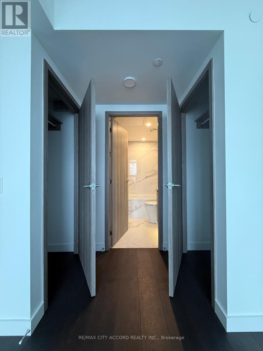 4312 - 1 Concord City Place Way, Toronto, Ontario  M5V 0X4 - Photo 9 - C12937376