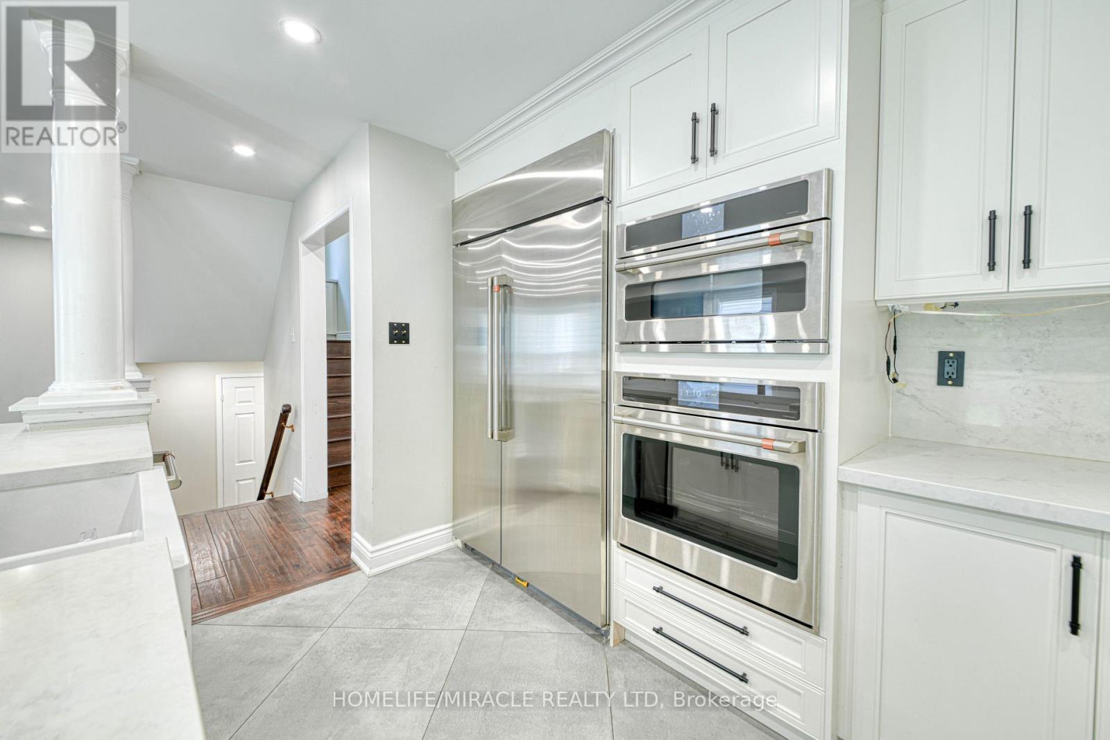 Upper - 1350 Aldergrove Drive, Oshawa, Ontario  L1K 2Y6 - Photo 2 - E12937332