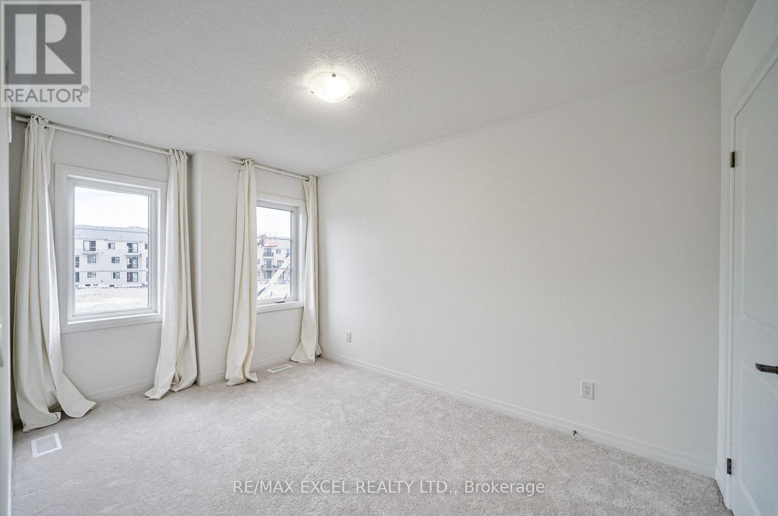 Main - 26 Deer Ridge Crescent, Whitby, Ontario  L1P 0P3 - Photo 10 - E12937344