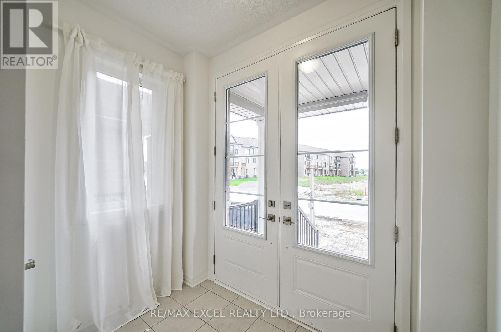 Main - 26 Deer Ridge Crescent, Whitby, Ontario  L1P 0P3 - Photo 2 - E12937344