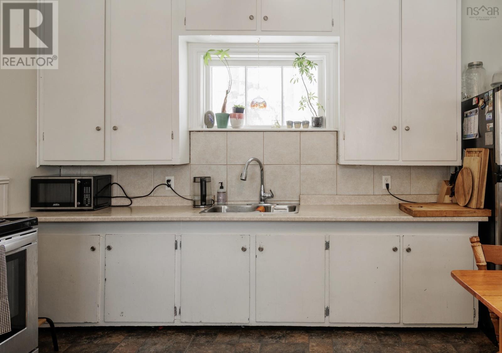 222 Brunswick Street, Truro, Nova Scotia  B2N 2J1 - Photo 9 - 202603488