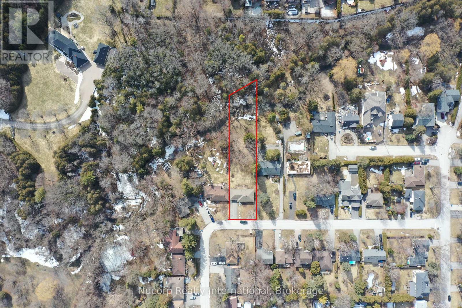 774 Sutherland Avenue, Newmarket, Ontario L3Y 1G1 - Photo 3 - N12937306