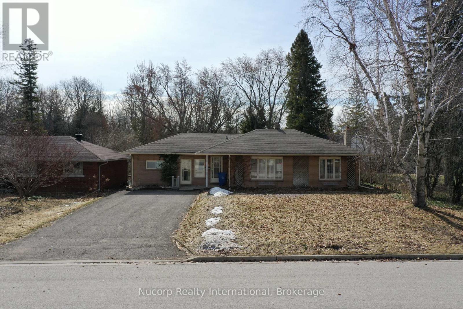 774 Sutherland Avenue, Newmarket, Ontario L3Y 1G1 - Photo 4 - N12937306