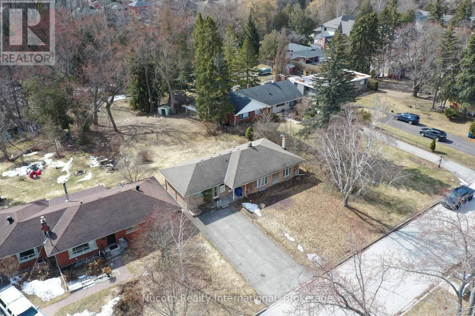 774 Sutherland Avenue, Newmarket, Ontario L3Y 1G1 - Photo 7 - N12937306