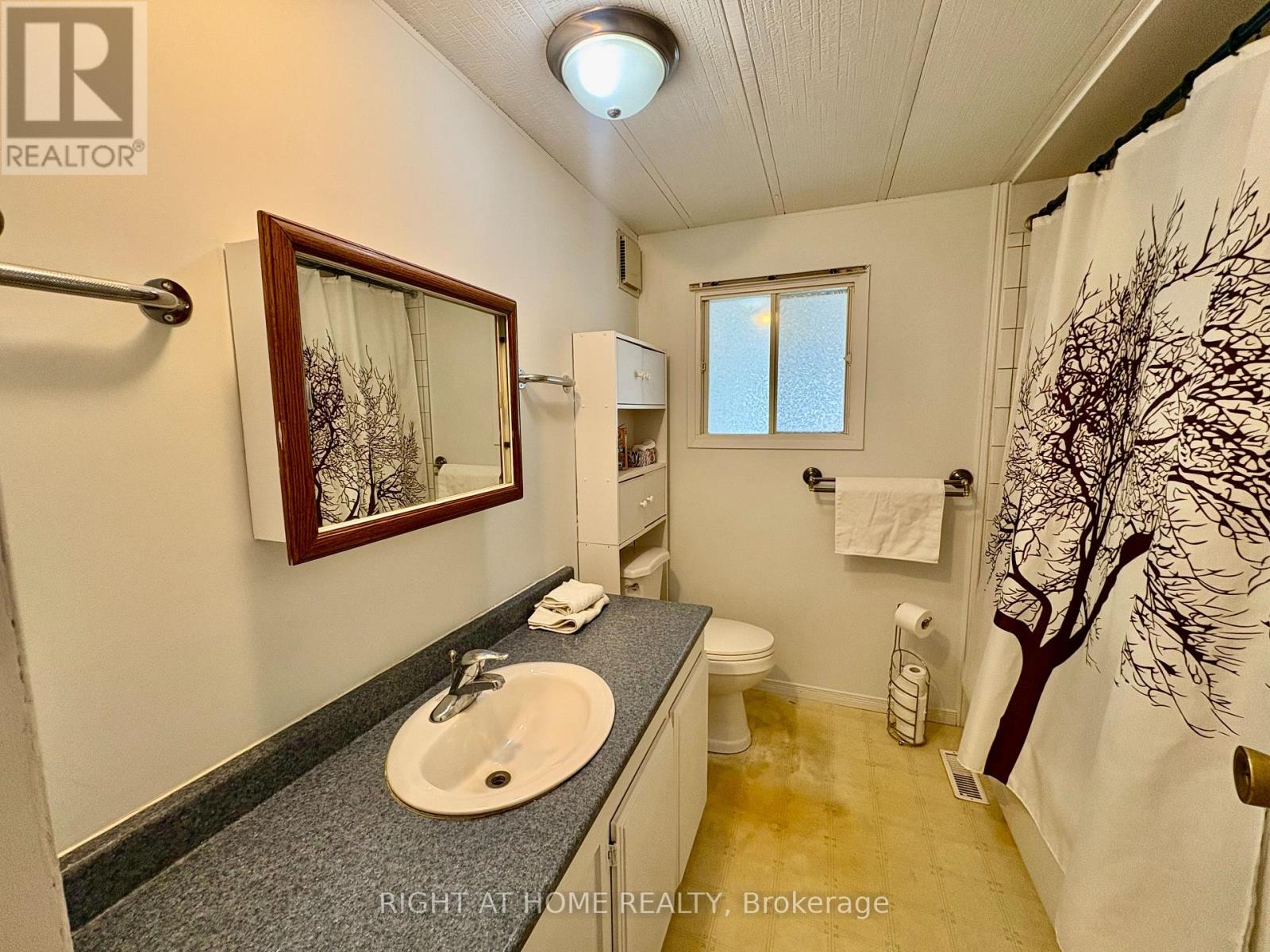 14 Sinclair Avenue S, Wasaga Beach, Ontario  L9Z 1K3 - Photo 14 - S12937308