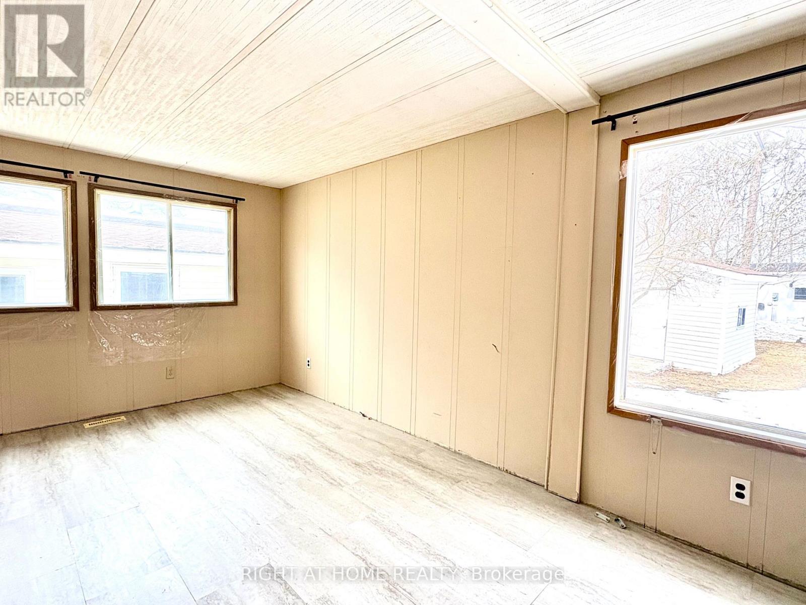 14 Sinclair Avenue S, Wasaga Beach, Ontario  L9Z 1K3 - Photo 18 - S12937308