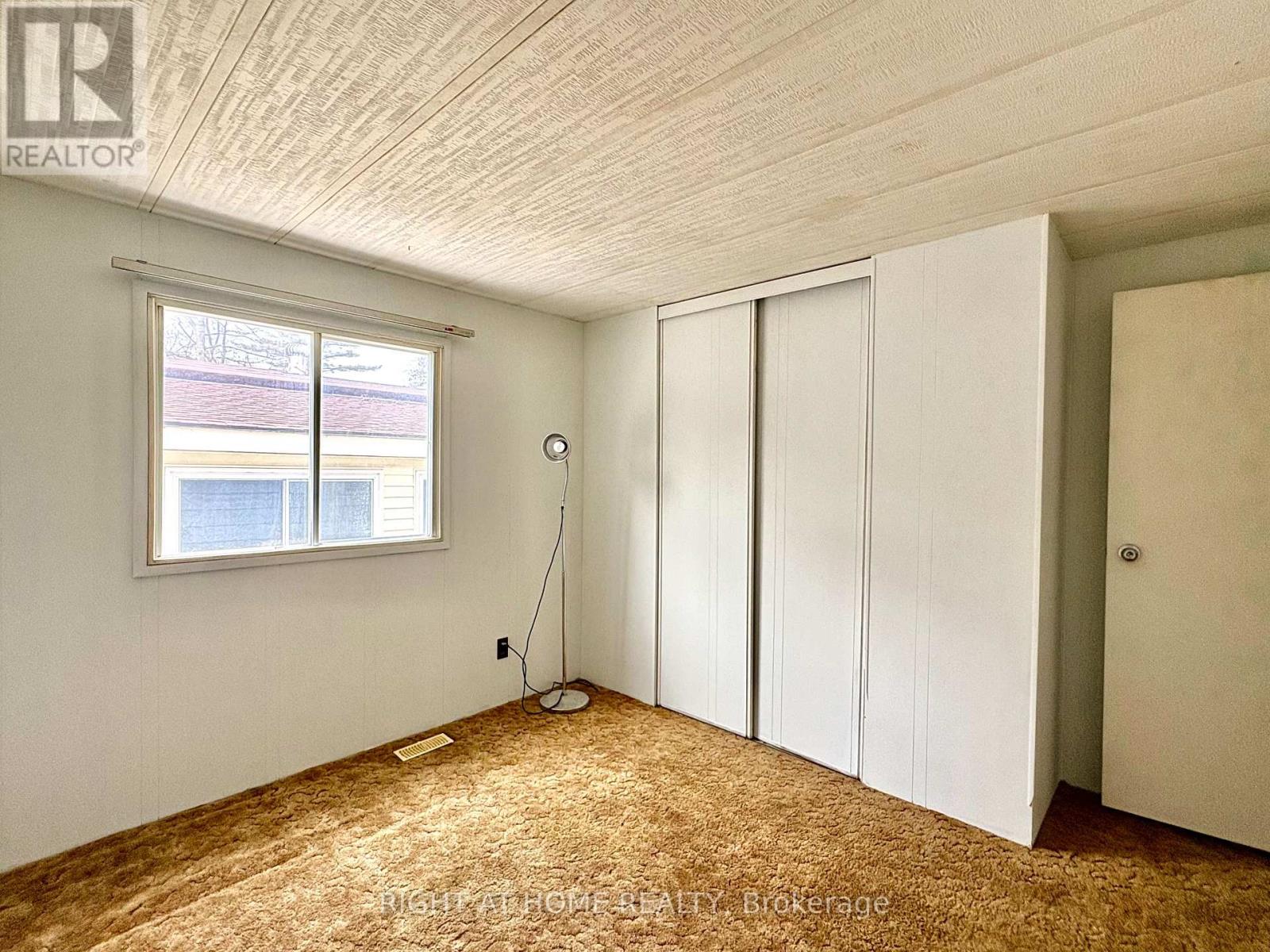 14 Sinclair Avenue S, Wasaga Beach, Ontario  L9Z 1K3 - Photo 20 - S12937308