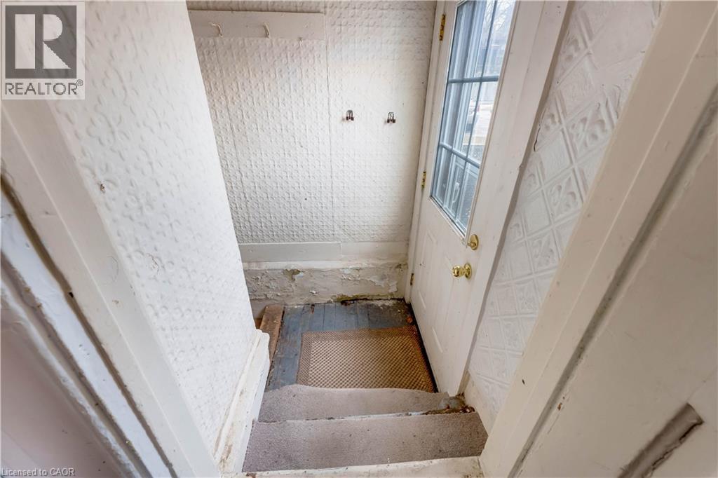 24 Madison Avenue S, Kitchener, Ontario  N2G 3M3 - Photo 10 - 40813559