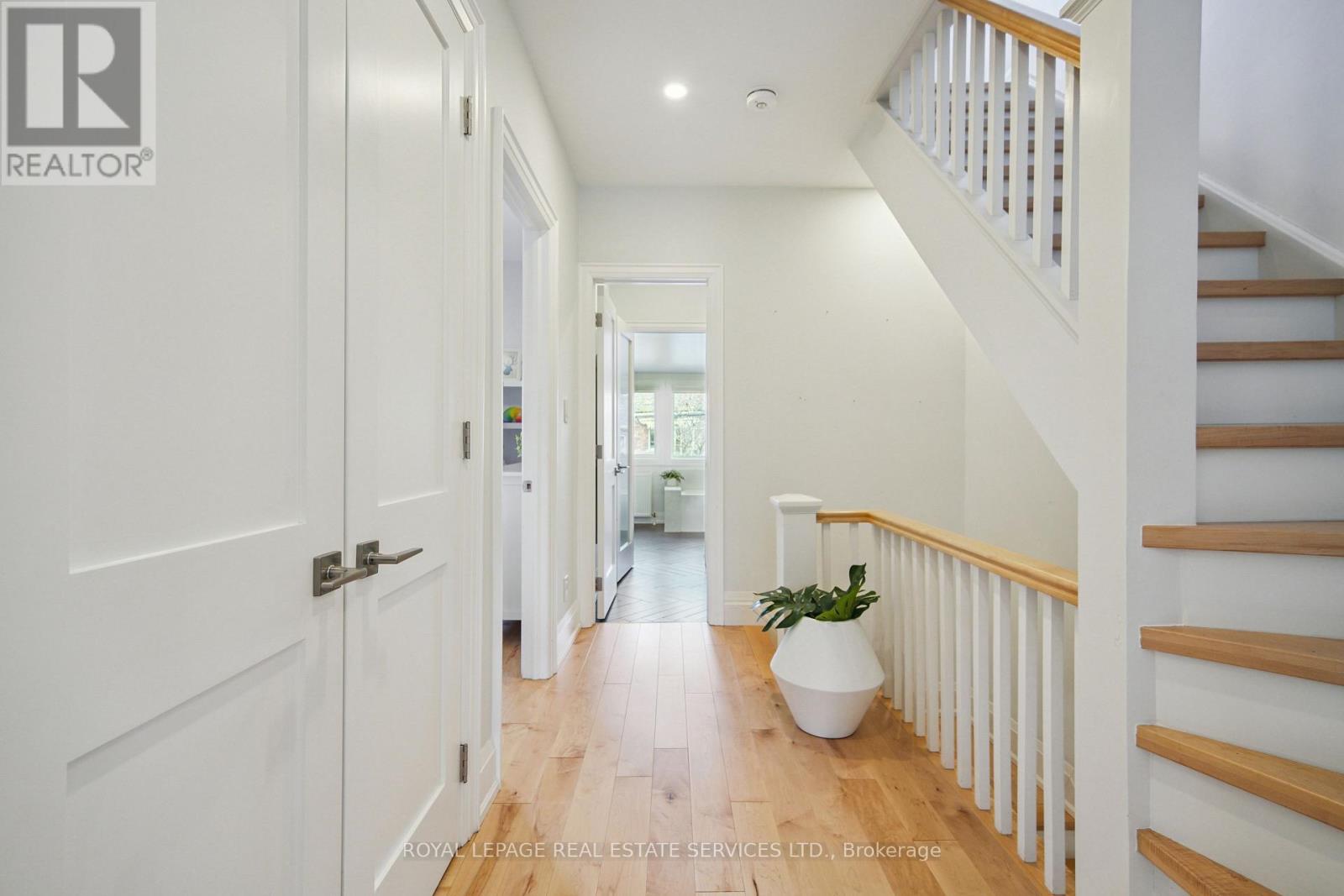 29 Parkside Drive, Toronto, Ontario  M6R 2Y7 - Photo 25 - W12937304