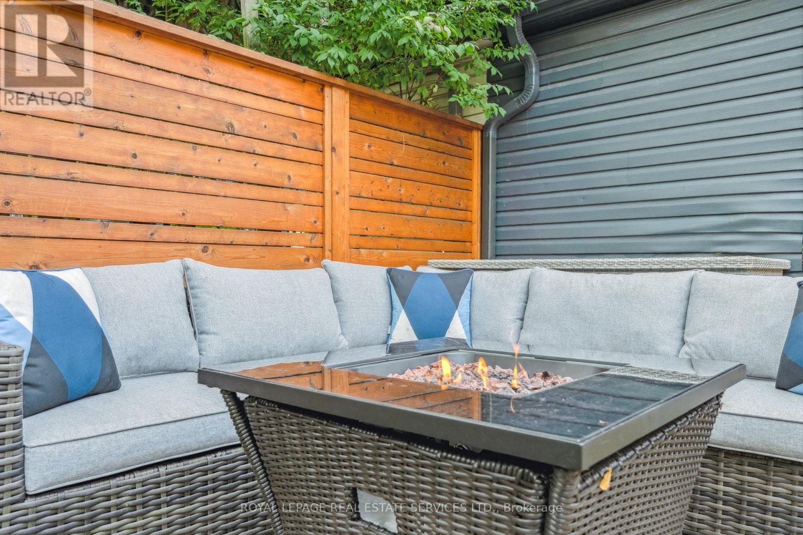 29 Parkside Drive, Toronto, Ontario  M6R 2Y7 - Photo 40 - W12937304