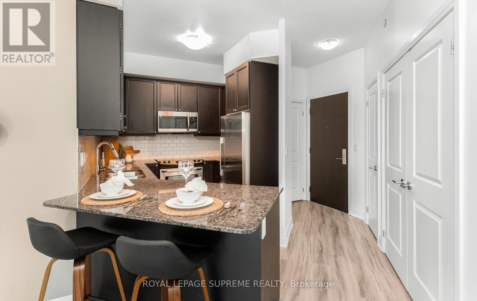 312 - 25 Fontenay Court, Toronto, Ontario  M9A 0C4 - Photo 8 - W12937320