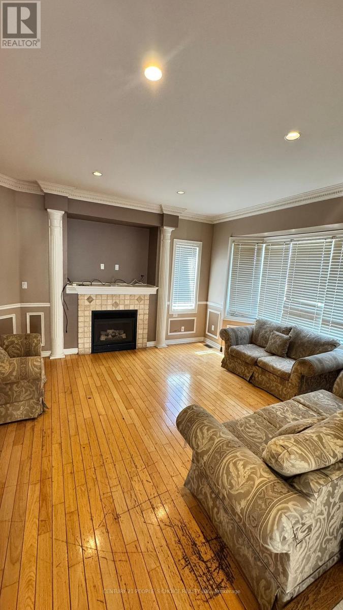 Upper - 2 Loggers Lane, Brampton, Ontario  L6X 4T3 - Photo 2 - W12937328