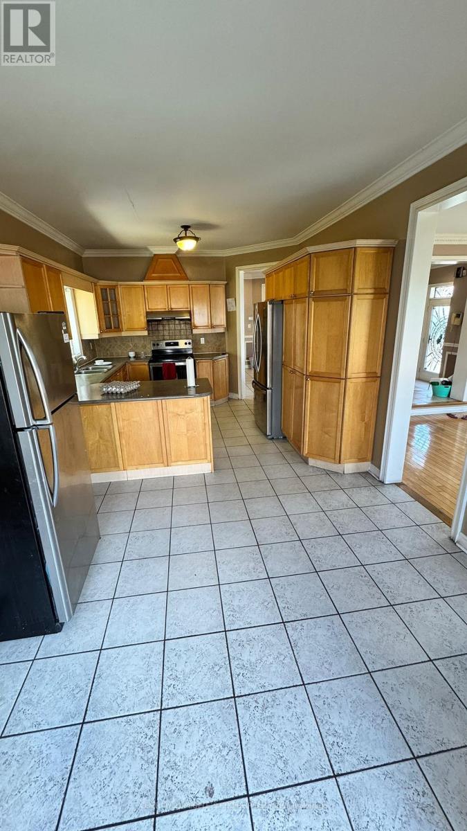 Upper - 2 Loggers Lane, Brampton, Ontario  L6X 4T3 - Photo 3 - W12937328