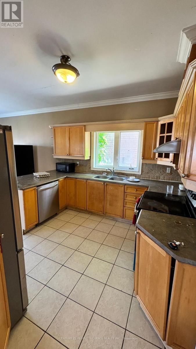 Upper - 2 Loggers Lane, Brampton, Ontario  L6X 4T3 - Photo 4 - W12937328