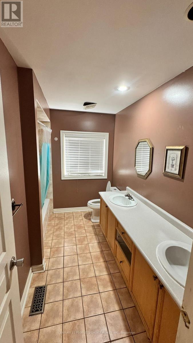 Upper - 2 Loggers Lane, Brampton, Ontario  L6X 4T3 - Photo 9 - W12937328