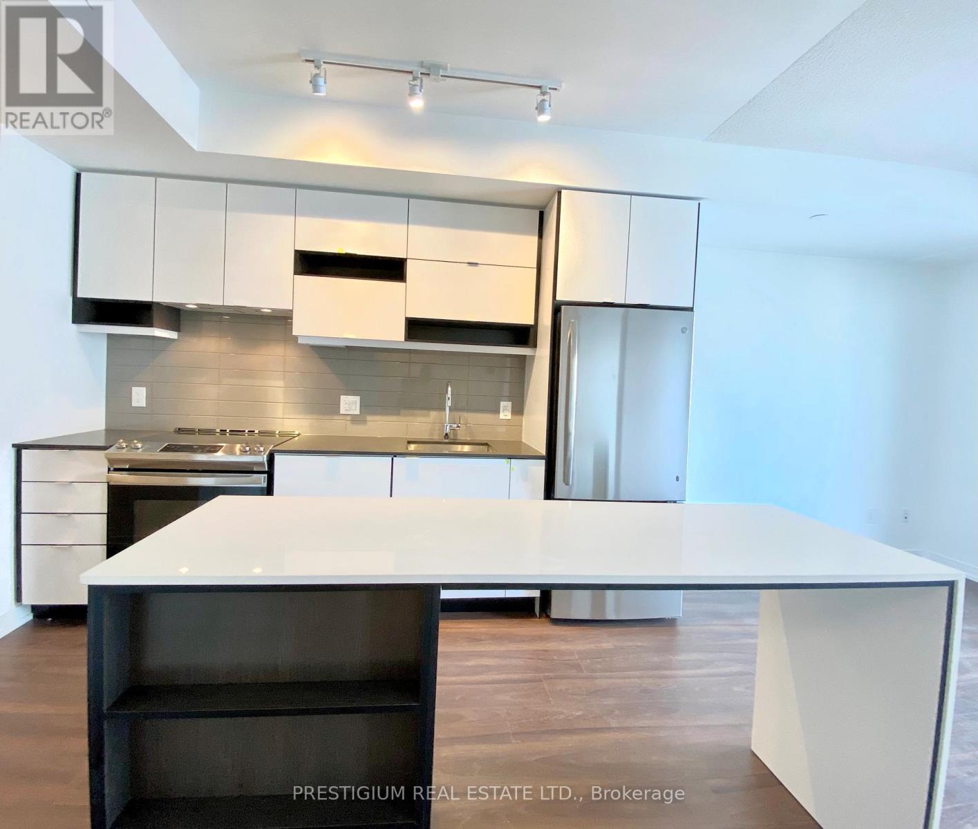 1706 - 4065 Confederation Parkway, Mississauga, Ontario  L5B 4N1 - Photo 5 - W12937340