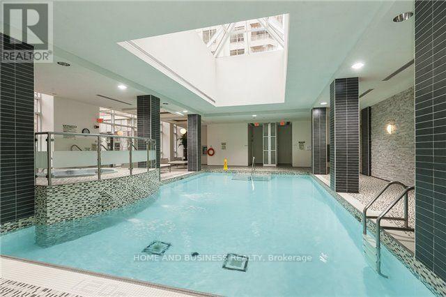 2701 - 330 Burnhamthorpe Road W, Mississauga, Ontario L5B 0E1 - Photo 10 - W12937358