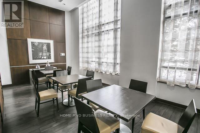 2701 - 330 Burnhamthorpe Road W, Mississauga, Ontario L5B 0E1 - Photo 9 - W12937358