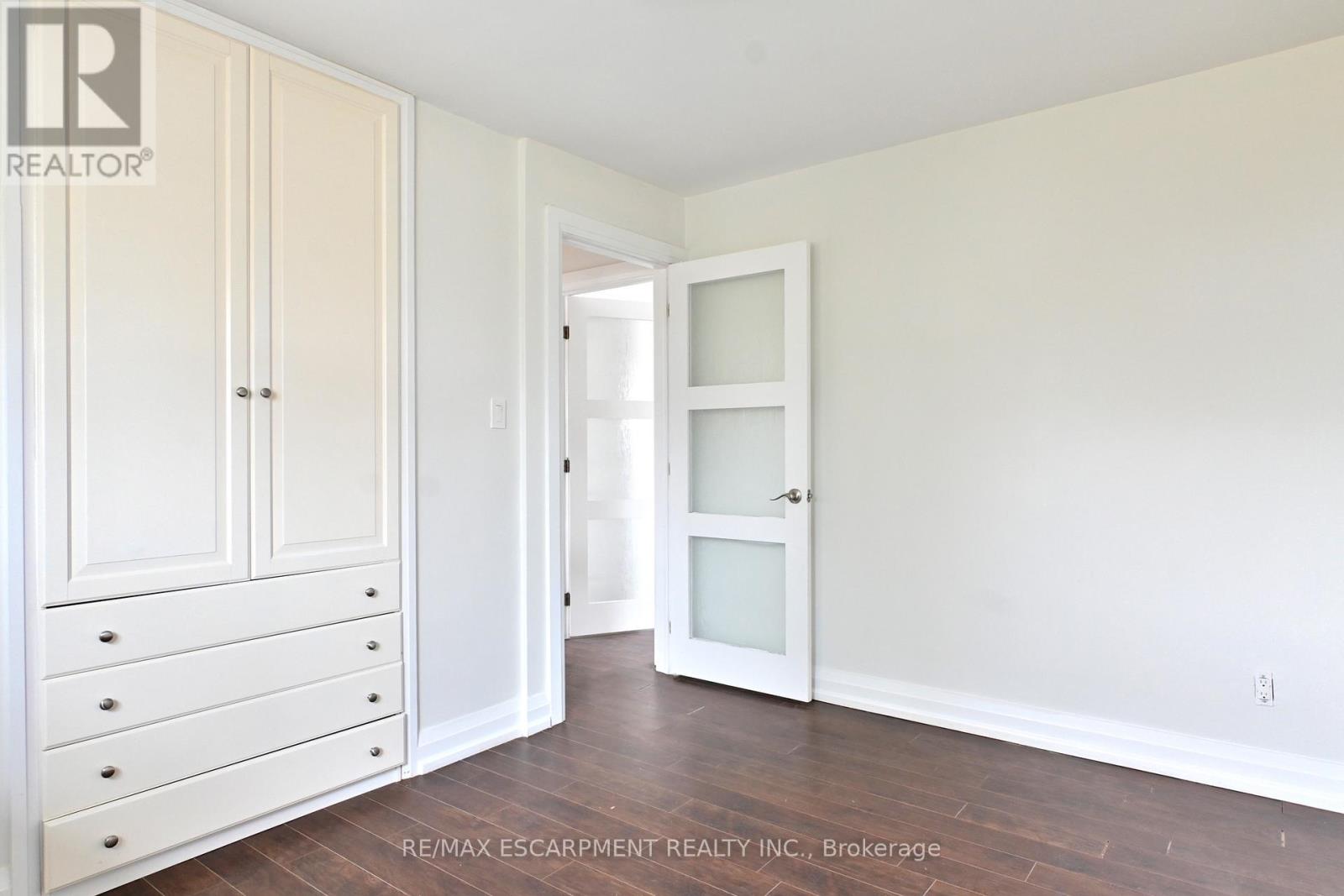 2313 Fassel Avenue, Burlington, Ontario  L7R 3P4 - Photo 13 - W12937380