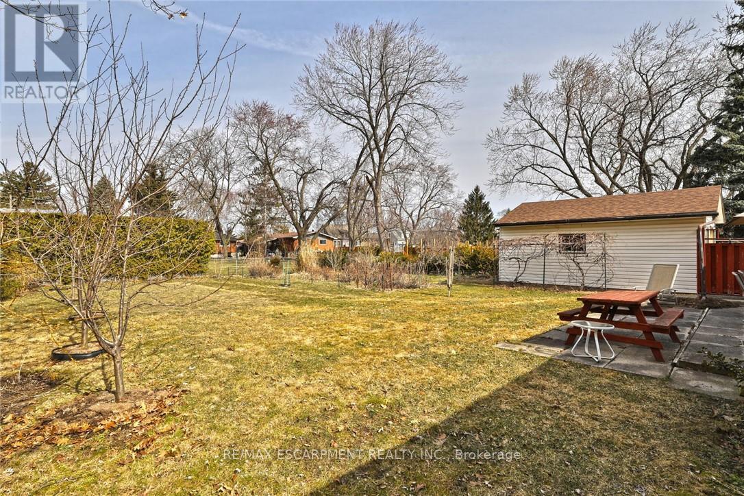 2313 Fassel Avenue, Burlington, Ontario  L7R 3P4 - Photo 19 - W12937380