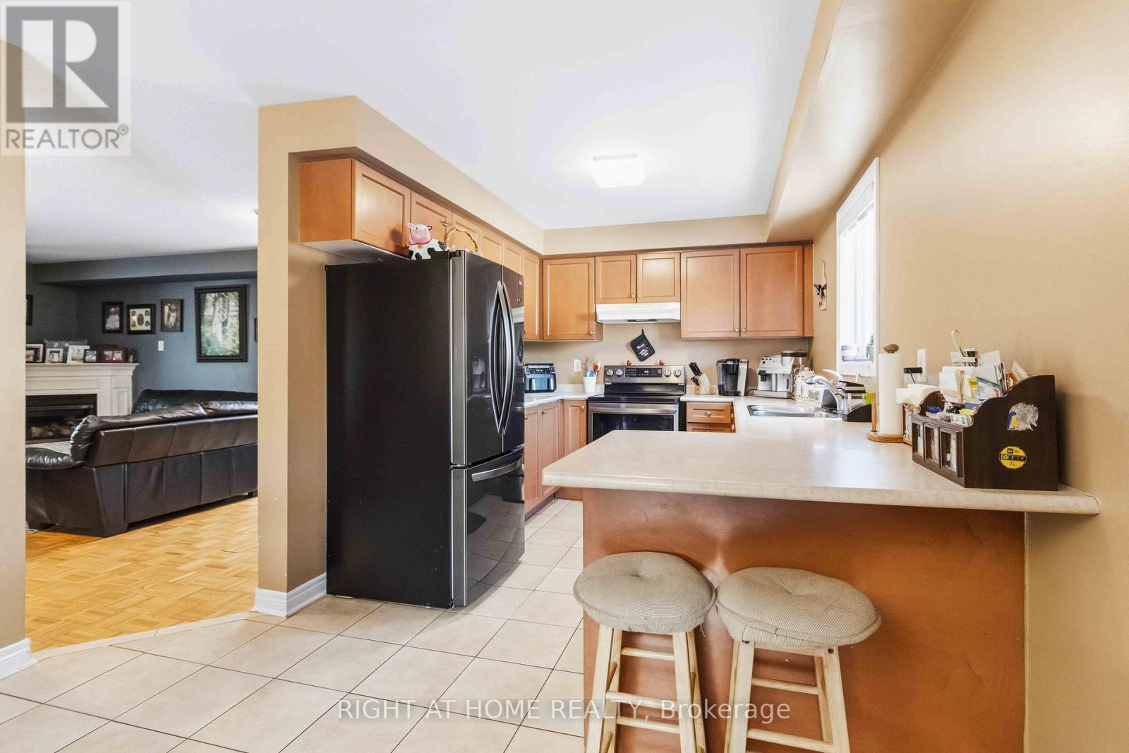 26 Courtsfield Crescent, Brampton (Fletcher's Meadow), Ontario  L7A 2E3 - Photo 11 - W12937382