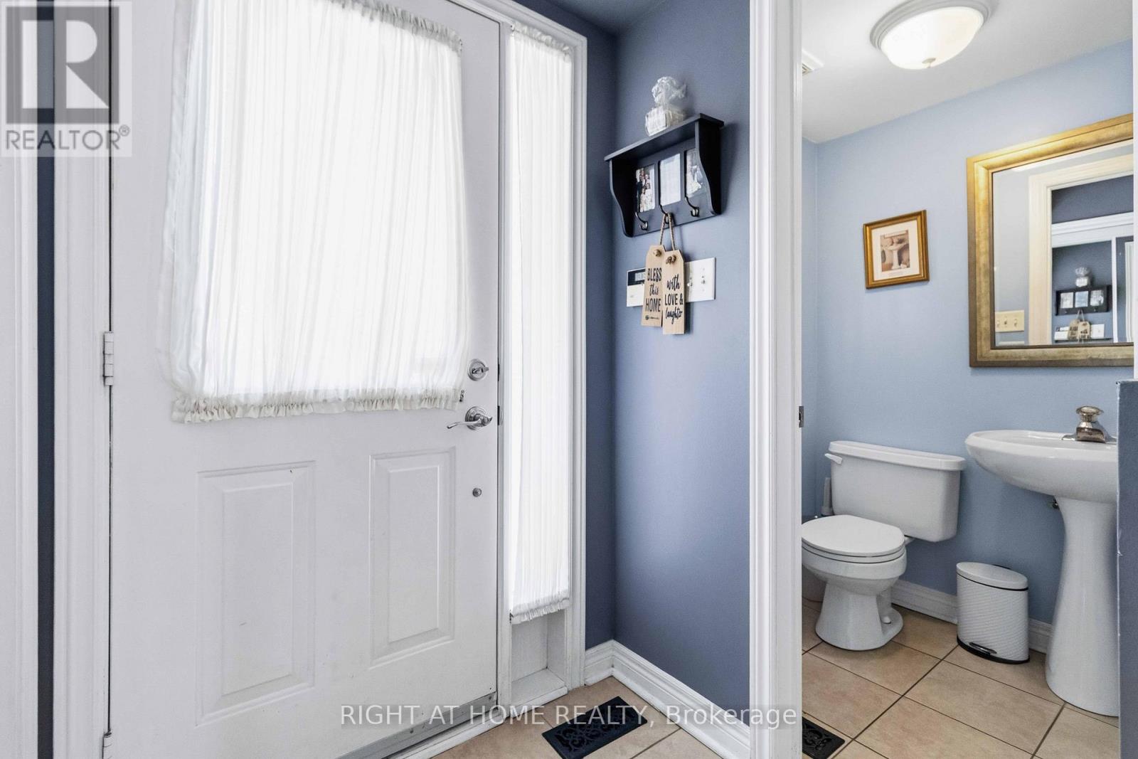 26 Courtsfield Crescent, Brampton (Fletcher's Meadow), Ontario  L7A 2E3 - Photo 15 - W12937382