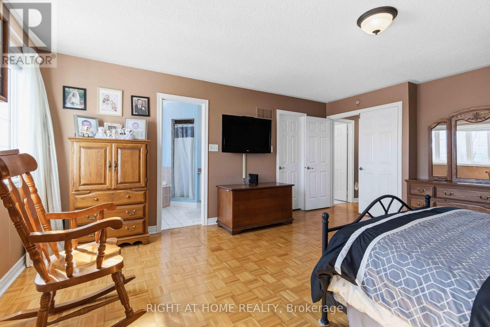 26 Courtsfield Crescent, Brampton (Fletcher's Meadow), Ontario  L7A 2E3 - Photo 21 - W12937382