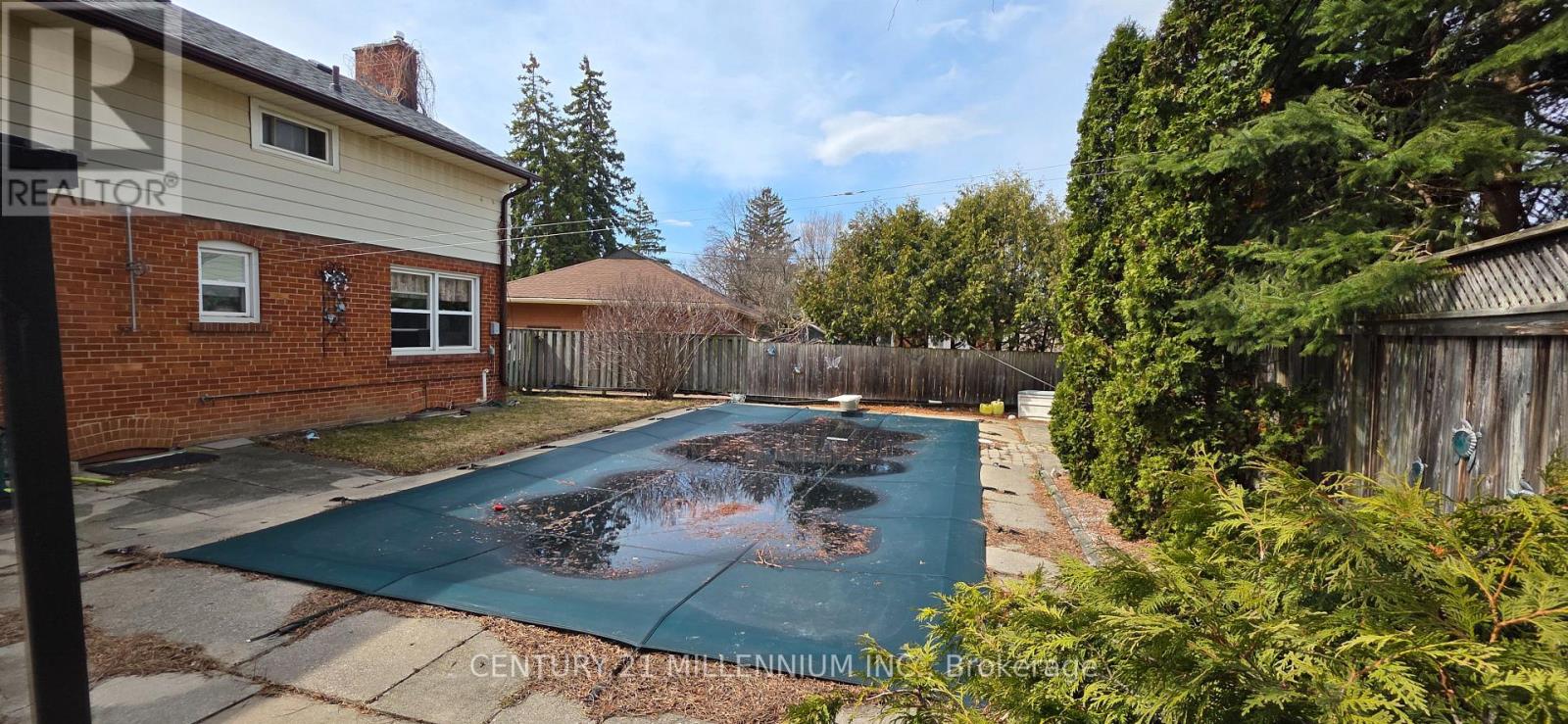 9 Crestview Avenue, Brampton, Ontario  L6W 2R7 - Photo 27 - W12937386