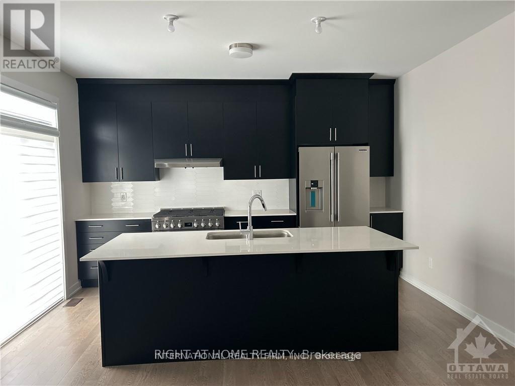 405 Appalachian Circle N, Ottawa, Ontario  K2J 6X3 - Photo 3 - X12937318