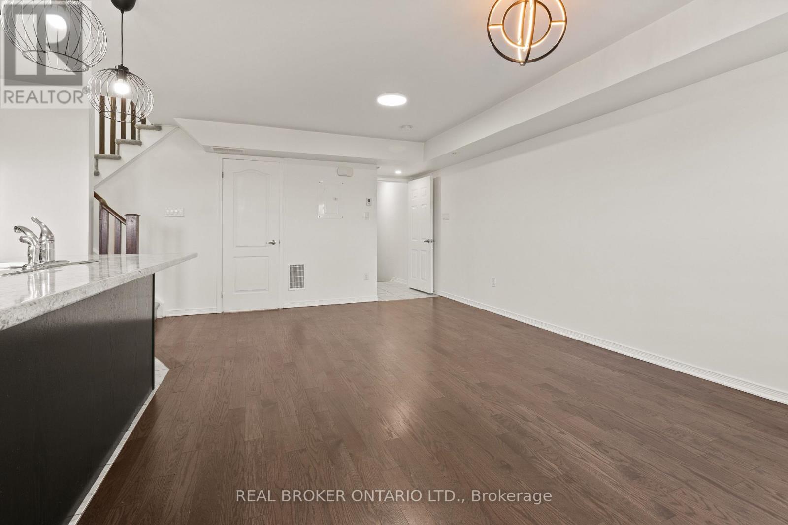 42 - 2441 Greenwich Drive N, Oakville, Ontario  L6M 0S3 - Photo 10 - W12930150