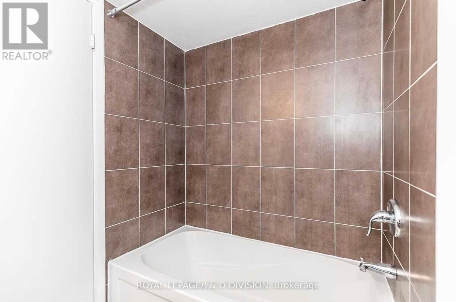 710 - 1420 Dupont Street, Toronto, Ontario  M6H 0C2 - Photo 11 - W12936966