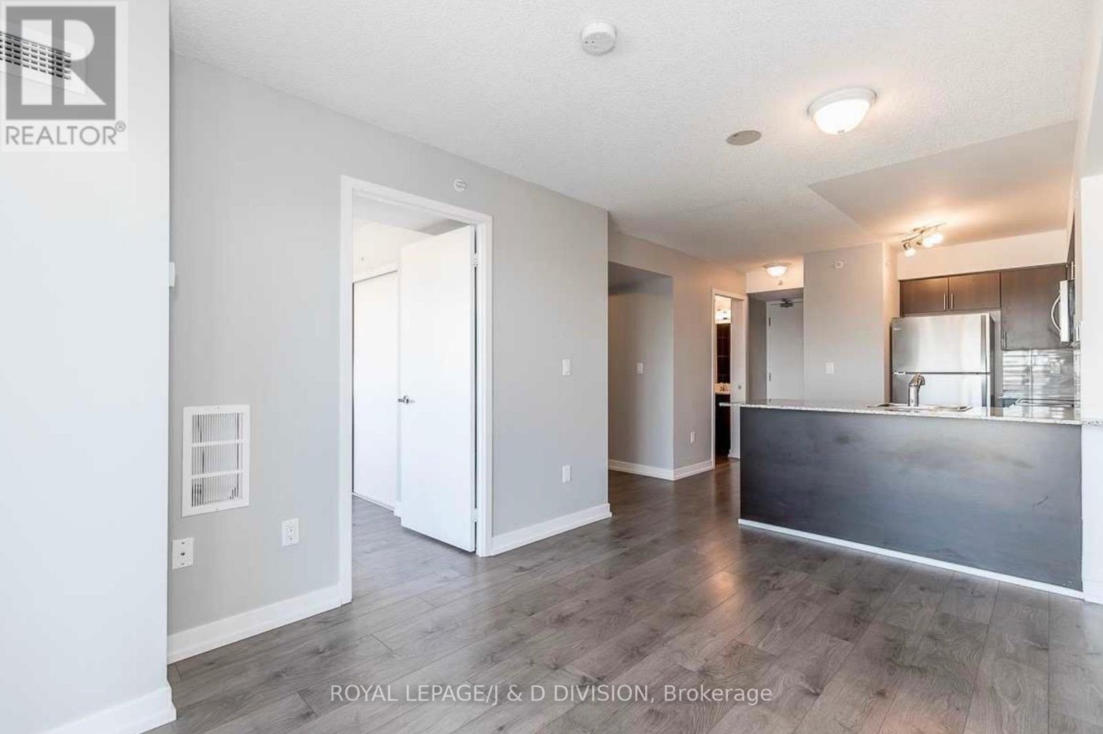 710 - 1420 Dupont Street, Toronto, Ontario  M6H 0C2 - Photo 4 - W12936966