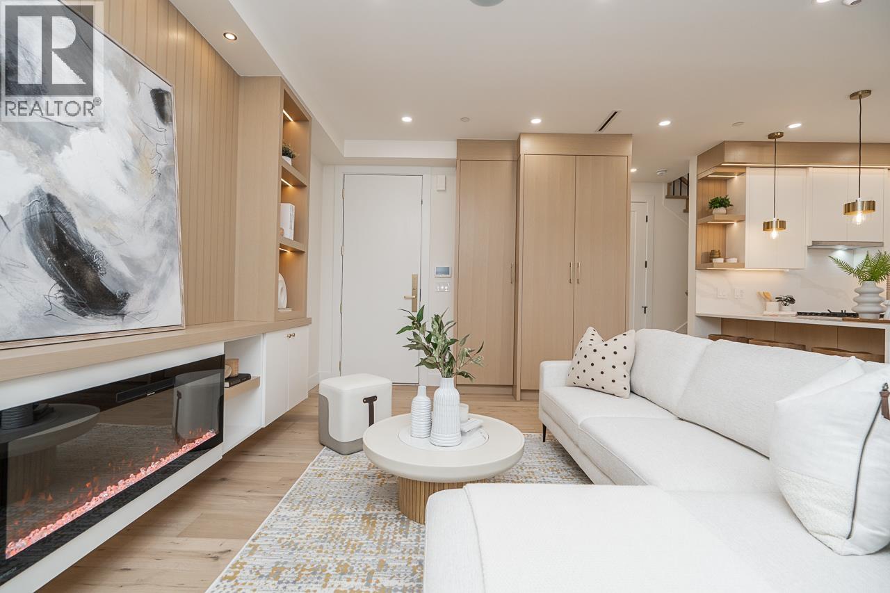 2 150 E 51st Avenue, Vancouver, British Columbia  V5X 1C3 - Photo 2 - R3104990