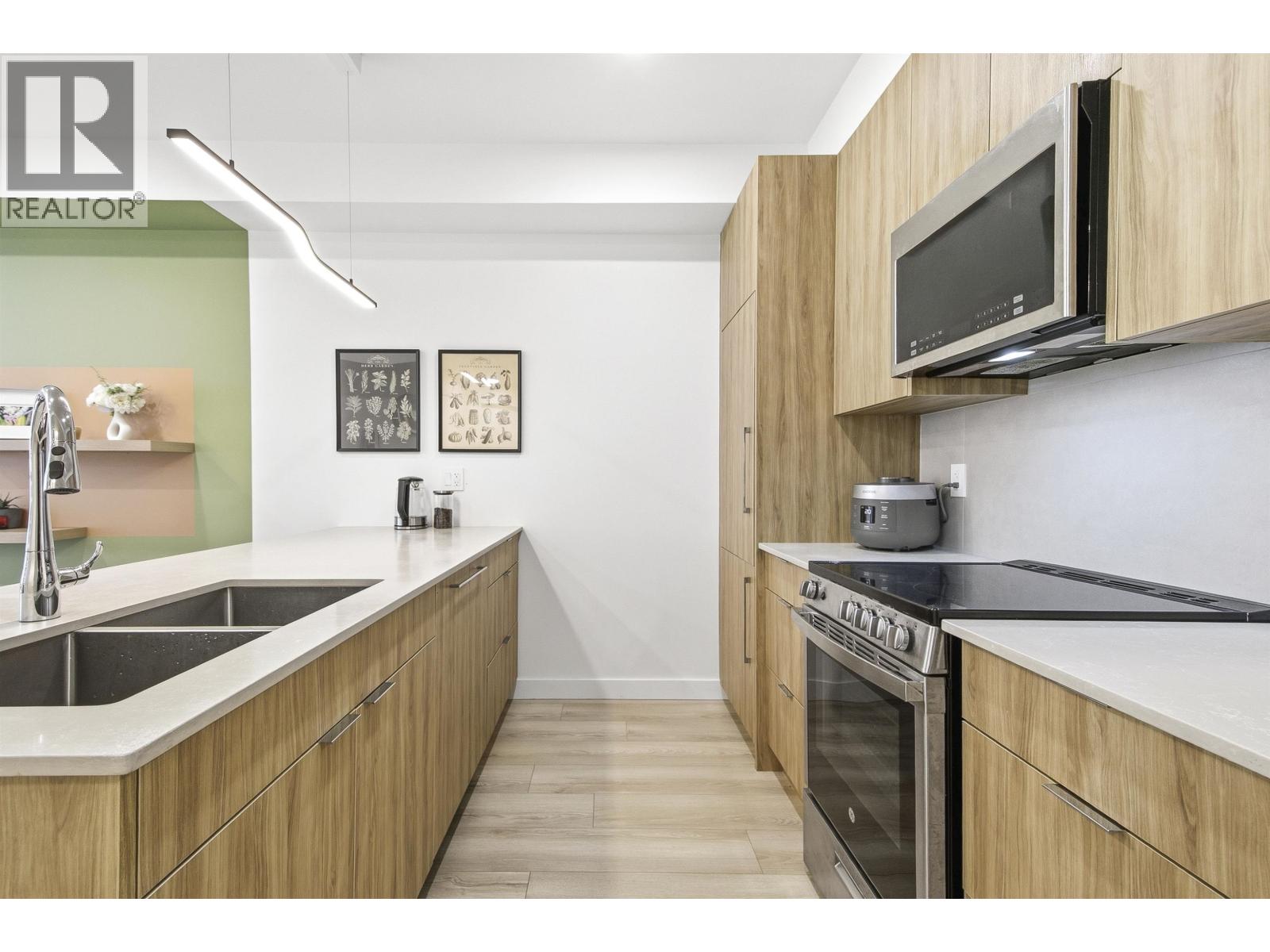 303 11913 Burnett Street, Maple Ridge, British Columbia  V2X 4N1 - Photo 3 - R3105047