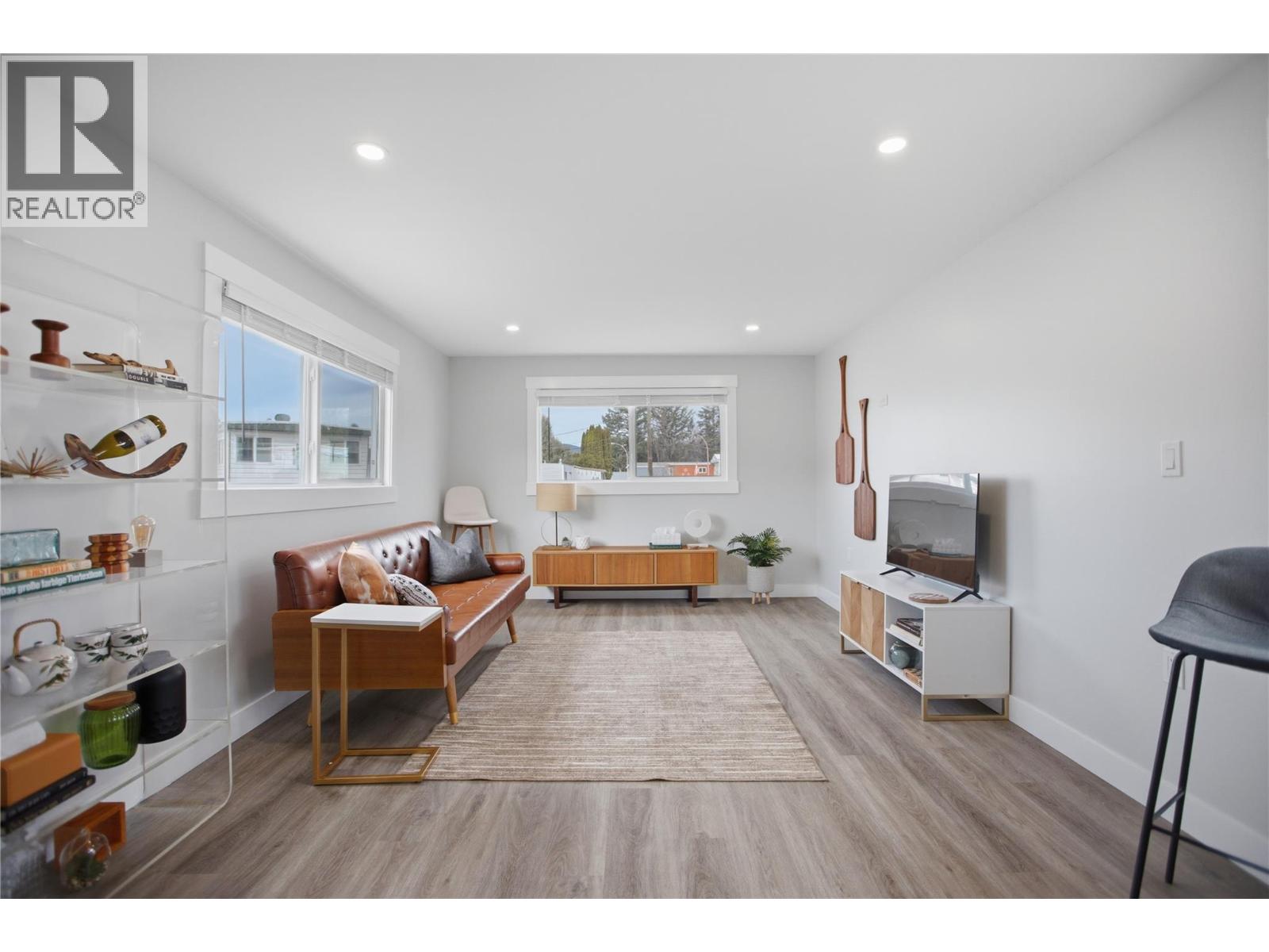 3 Pluto Drive Unit# 3p, Kamloops, British Columbia  V2B 1A6 - Photo 2 - 10380126