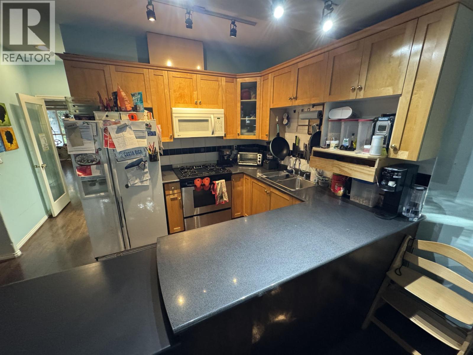 6693 Canada Way, Burnaby, British Columbia  V5E 3P9 - Photo 10 - R3105004