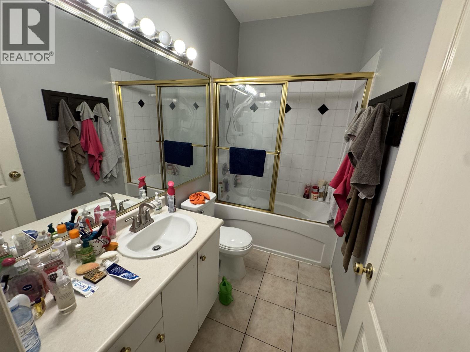 6693 Canada Way, Burnaby, British Columbia  V5E 3P9 - Photo 13 - R3105004