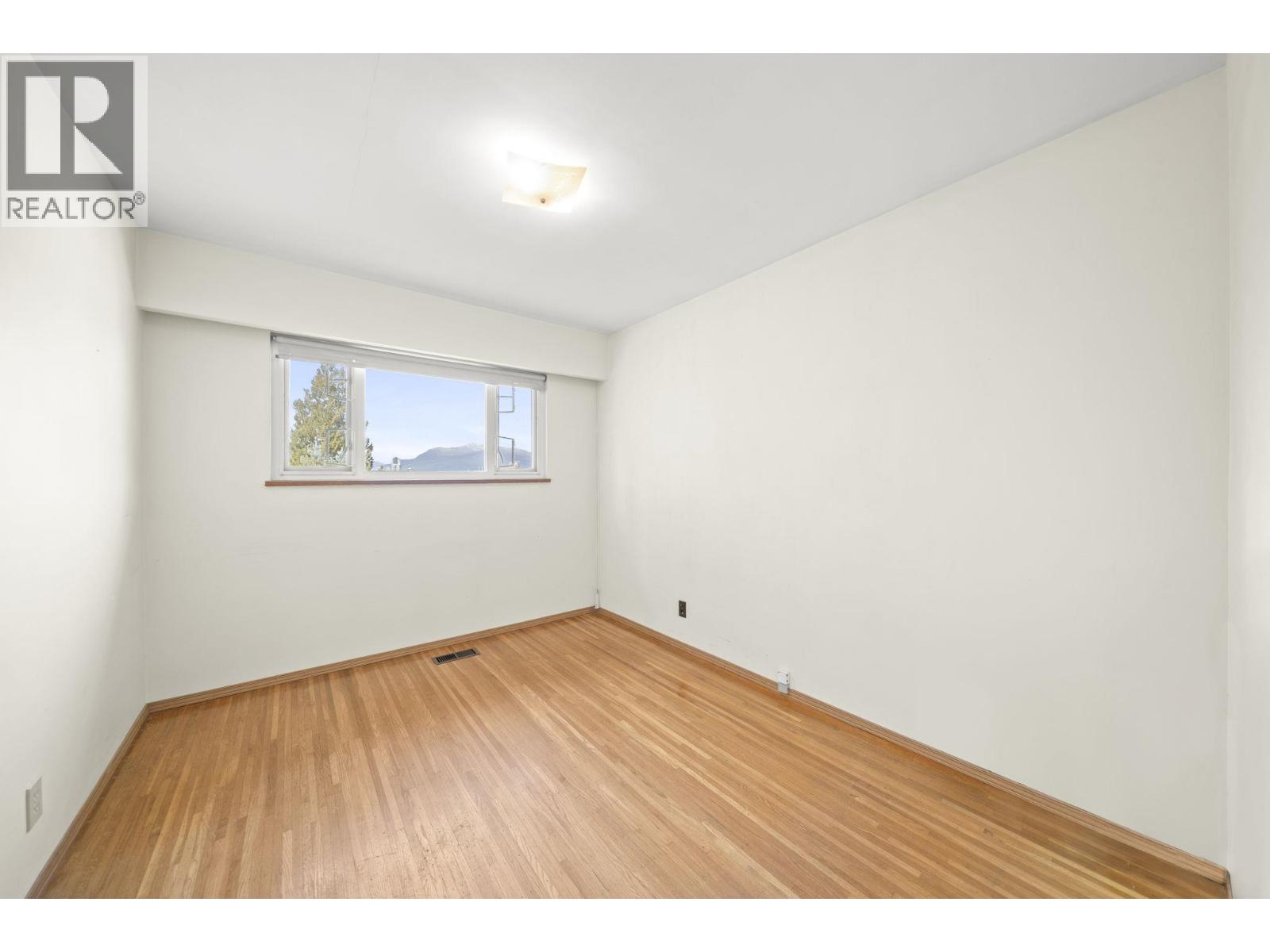 3783 Price Street, Burnaby, British Columbia  V5G 2K9 - Photo 12 - R3105052