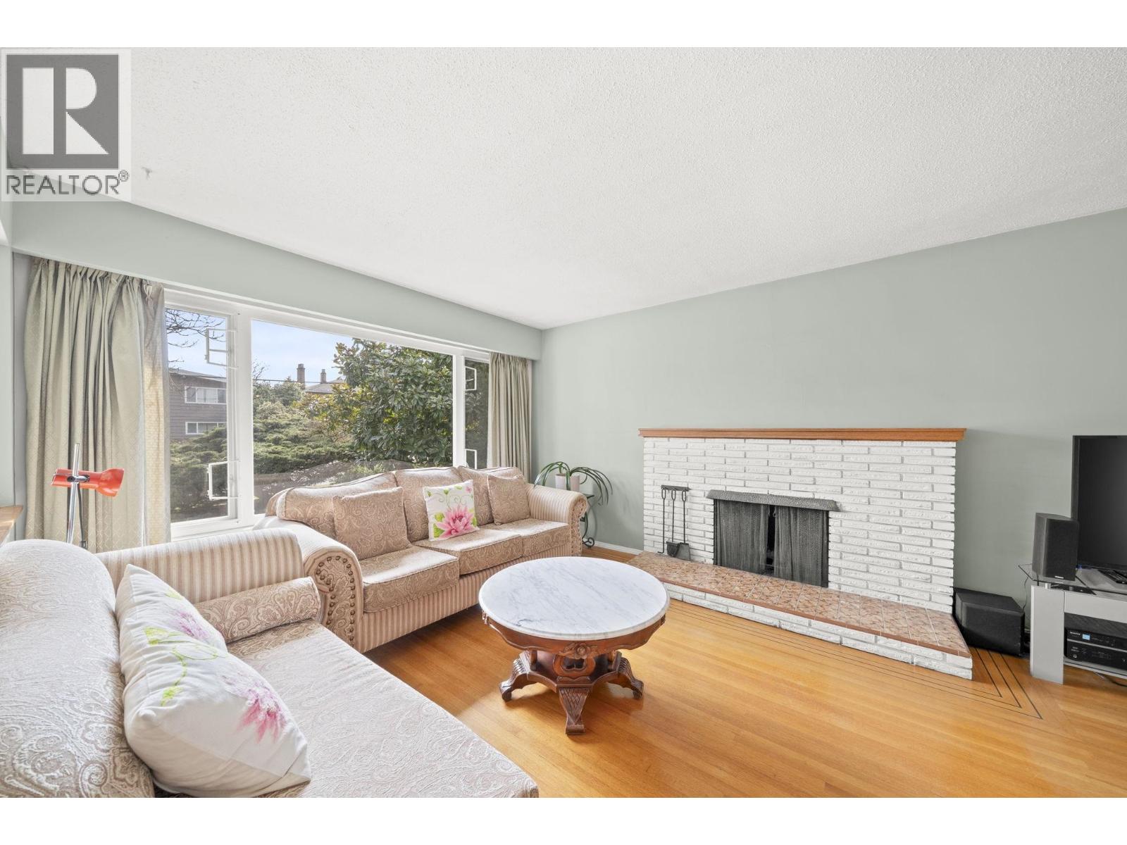 3783 Price Street, Burnaby, British Columbia  V5G 2K9 - Photo 5 - R3105052